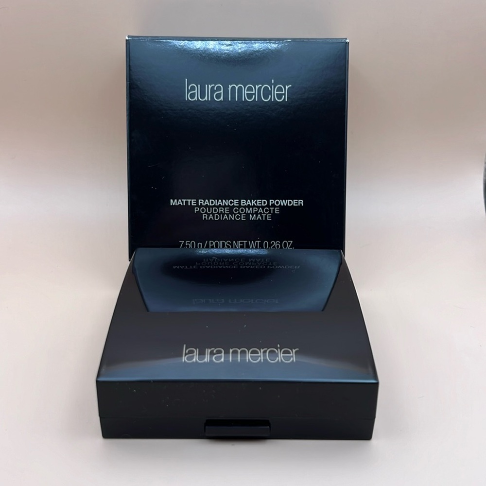 Laura Mercier - Matte Radiance Baked Powder Compact